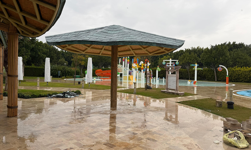 Regnum Aquapark Gölgelik