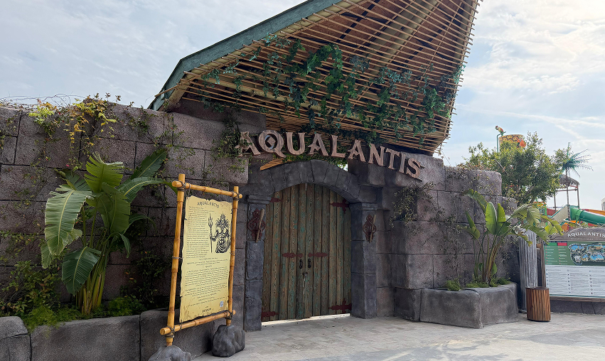 Regnum Aquapark Entrance Gate